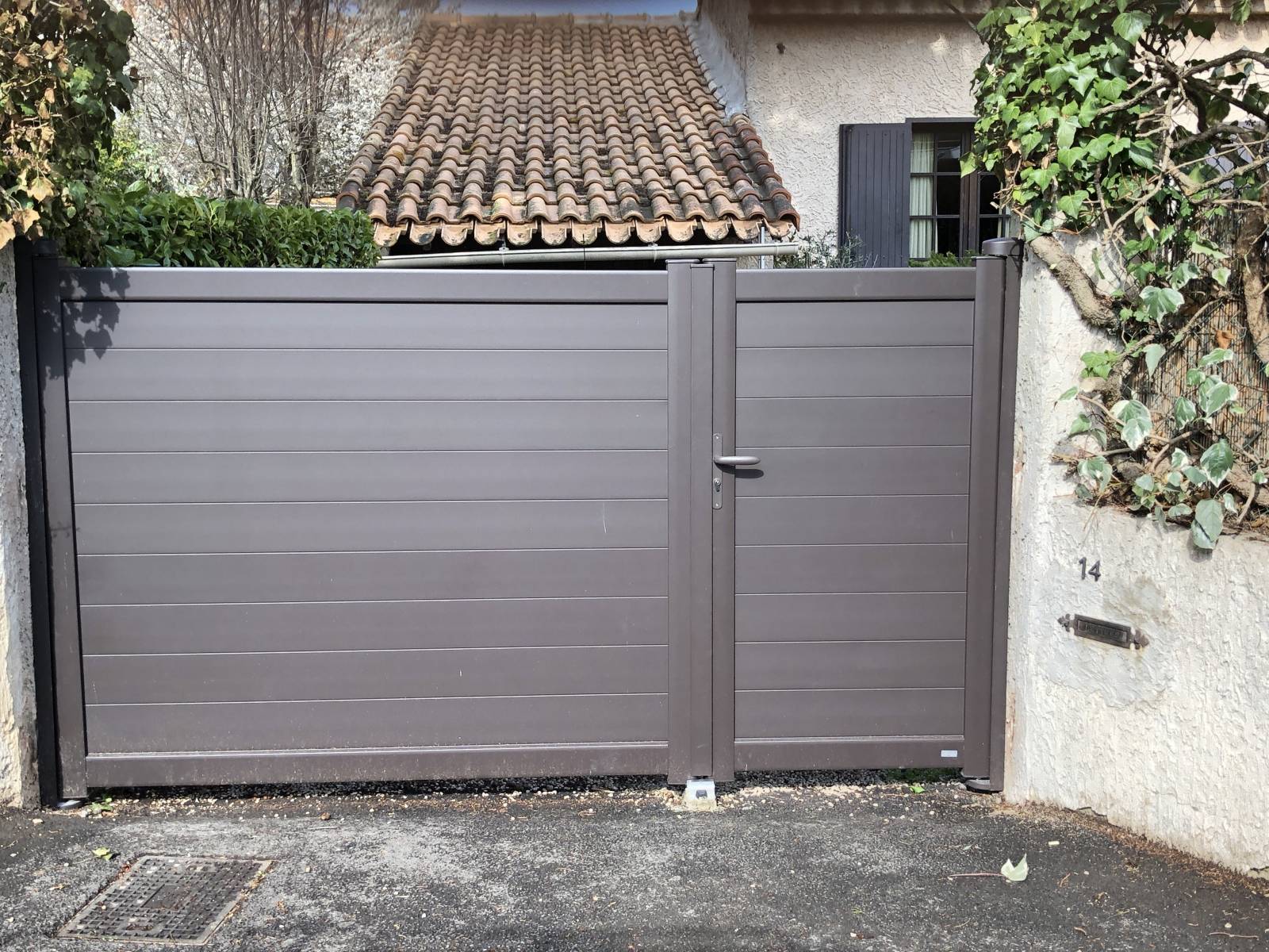 Installation d'un portail en Aluminium sur mesure à La Destrousse